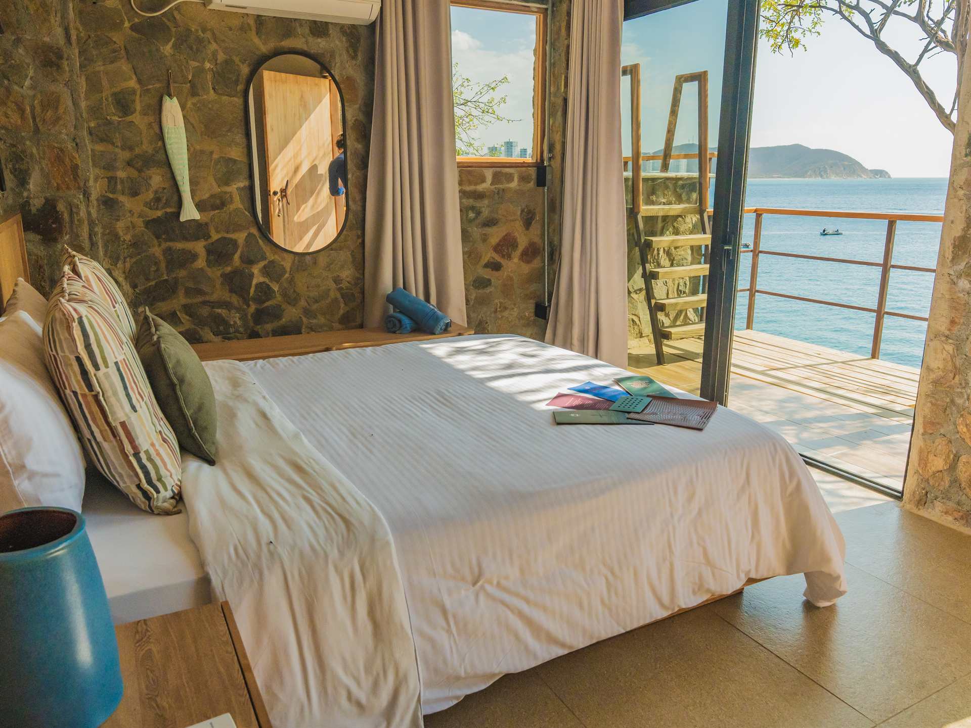 couples deluxe perla roca hotel6