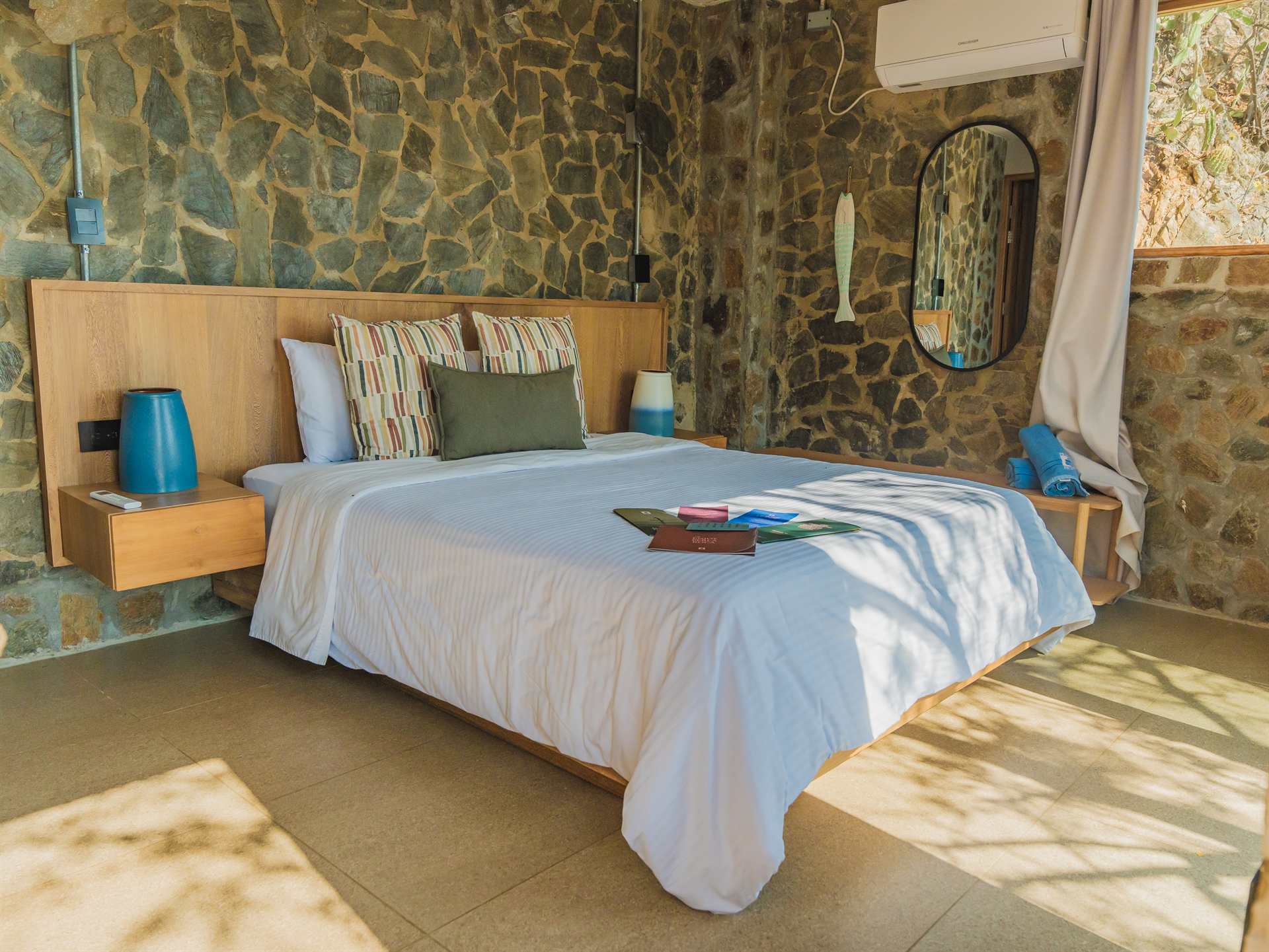 couples deluxe perla roca hotel8