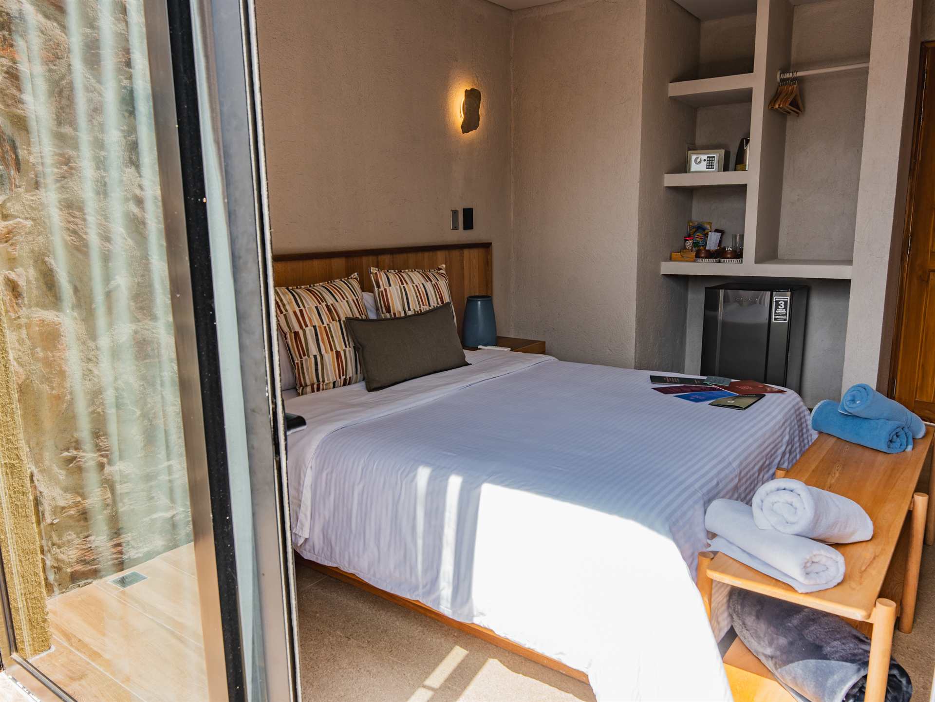 couples perla roca hotel