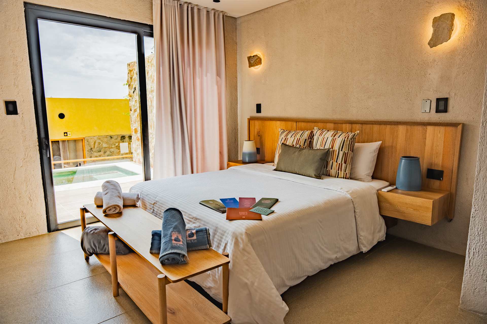 couples perla roca hotel3