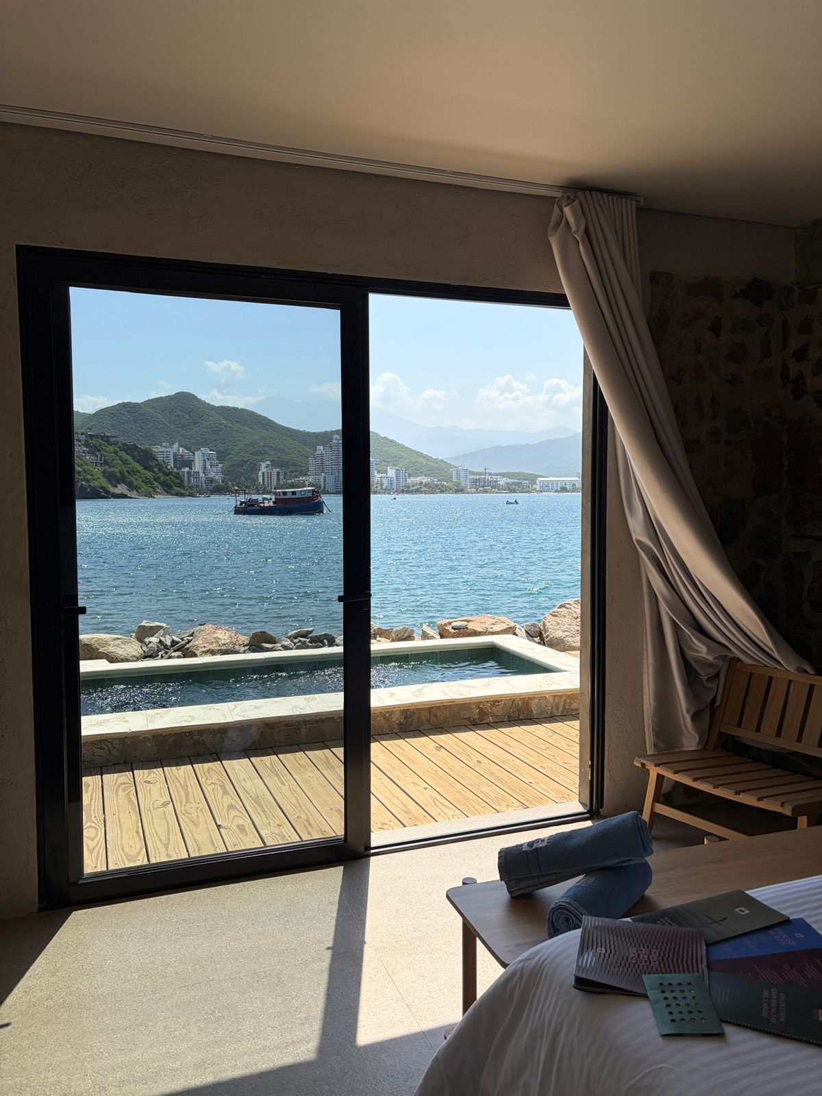 Couple premium perla roca hotel1